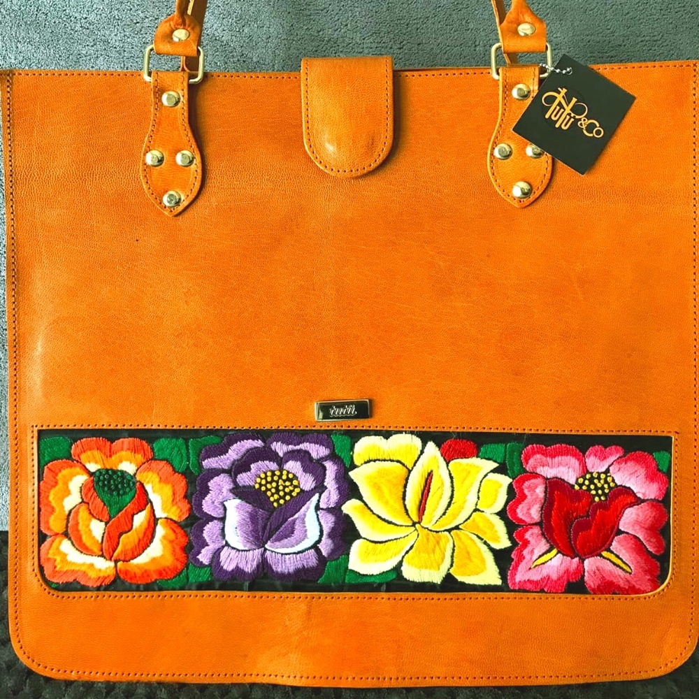 BRAND NEW Beautiful Leather Handbag !!